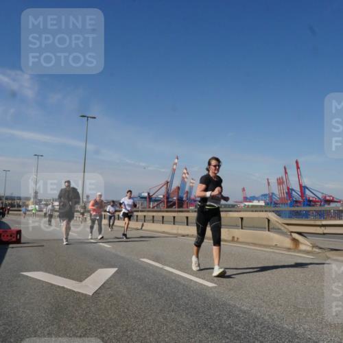 03.10.2025 - Köhlbrandbrückenlauf Matties Gatica Varas http://msf.ph/oto/9006744 03.10.2025 13:01:55 Position 2  meine-sportfotos.de