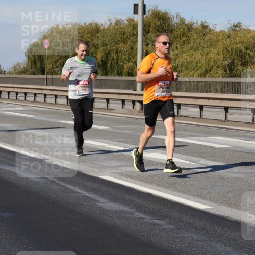 03.10.2025 - Köhlbrandbrückenlauf Julia Fischer http://msf.ph/oto/9006749 03.10.2025 12:44:57 Position 3  meine-sportfotos.de