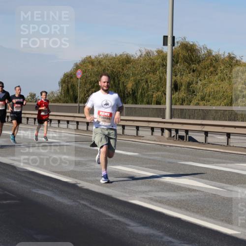 03.10.2025 - Köhlbrandbrückenlauf Julia Fischer http://msf.ph/oto/9006763 03.10.2025 12:44:59 Position 3  meine-sportfotos.de