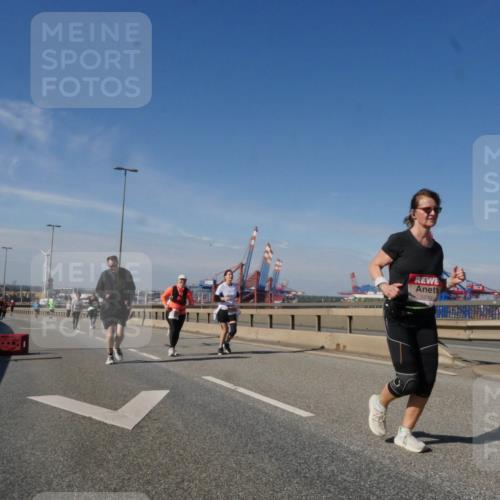 03.10.2025 - Köhlbrandbrückenlauf Matties Gatica Varas http://msf.ph/oto/9006769 03.10.2025 13:01:56 Position 2 5190, 18 meine-sportfotos.de