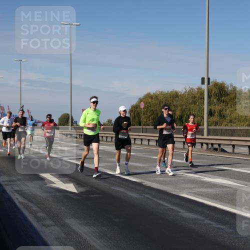 03.10.2025 - Köhlbrandbrückenlauf Julia Fischer http://msf.ph/oto/9006772 03.10.2025 12:45:01 Position 3  meine-sportfotos.de