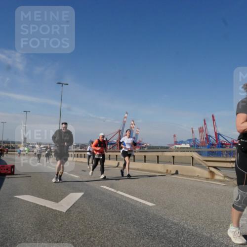 03.10.2025 - Köhlbrandbrückenlauf Matties Gatica Varas http://msf.ph/oto/9006776 03.10.2025 13:01:57 Position 2 5190 meine-sportfotos.de