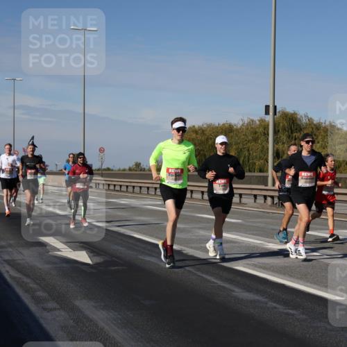 03.10.2025 - Köhlbrandbrückenlauf Julia Fischer http://msf.ph/oto/9006783 03.10.2025 12:45:03 Position 3  meine-sportfotos.de