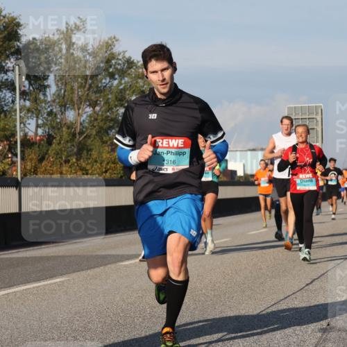 03.10.2025 - Köhlbrandbrückenlauf Luisa Fischer http://msf.ph/oto/9006791 03.10.2025 10:48:34 Position 3 6, 316, 6 meine-sportfotos.de