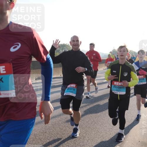 03.10.2025 - Köhlbrandbrückenlauf Fabian Wolf http://msf.ph/oto/9006796 03.10.2025 09:19:50 Position 3 11, 2, 1901, 3369, 3196, 3371 meine-sportfotos.de