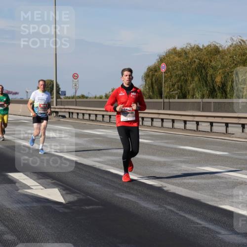 03.10.2025 - Köhlbrandbrückenlauf Julia Fischer http://msf.ph/oto/9006835 03.10.2025 12:45:21 Position 3  meine-sportfotos.de