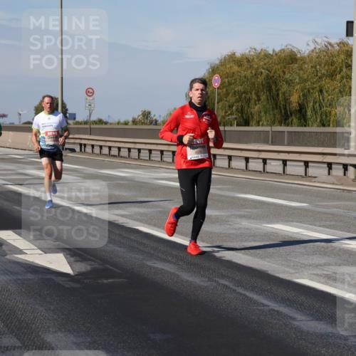 03.10.2025 - Köhlbrandbrückenlauf Julia Fischer http://msf.ph/oto/9006838 03.10.2025 12:45:21 Position 3 4076 meine-sportfotos.de