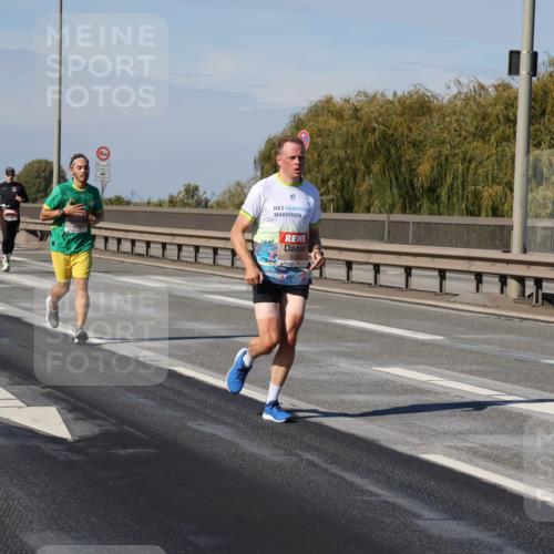 03.10.2025 - Köhlbrandbrückenlauf Julia Fischer http://msf.ph/oto/9006849 03.10.2025 12:45:24 Position 3 2, 12, 5, 616 meine-sportfotos.de