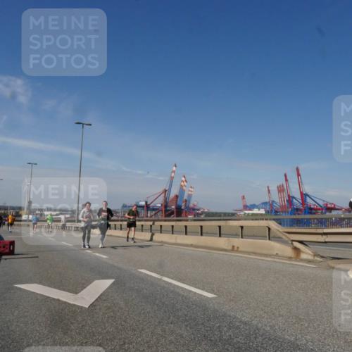 03.10.2025 - Köhlbrandbrückenlauf Matties Gatica Varas http://msf.ph/oto/9006850 03.10.2025 13:02:02 Position 2 111111, 118 meine-sportfotos.de