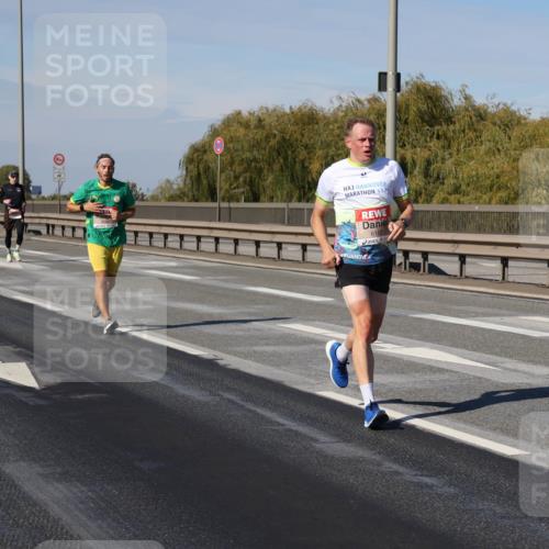 03.10.2025 - Köhlbrandbrückenlauf Julia Fischer http://msf.ph/oto/9006856 03.10.2025 12:45:25 Position 3 6152 meine-sportfotos.de