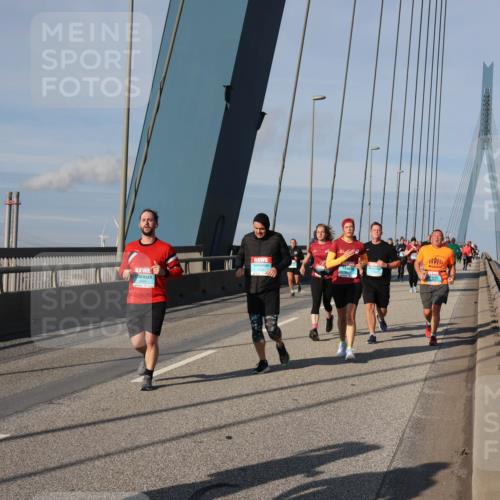 03.10.2025 - Köhlbrandbrückenlauf Julia Fischer http://msf.ph/oto/9006861 03.10.2025 09:57:33 Position 2  meine-sportfotos.de