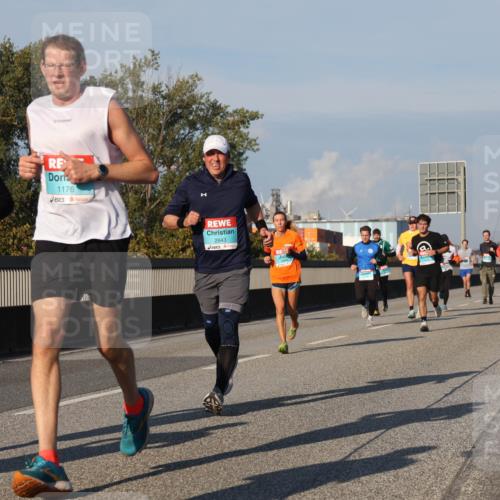 03.10.2025 - Köhlbrandbrückenlauf Luisa Fischer http://msf.ph/oto/9006867 03.10.2025 10:48:38 Position 3 3630, 1176, 2843 meine-sportfotos.de