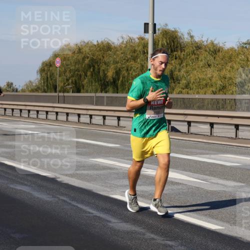 03.10.2025 - Köhlbrandbrückenlauf Julia Fischer http://msf.ph/oto/9006870 03.10.2025 12:45:27 Position 3 4102 meine-sportfotos.de