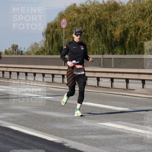 03.10.2025 - Köhlbrandbrückenlauf Julia Fischer http://msf.ph/oto/9006887 03.10.2025 12:45:29 Position 3  meine-sportfotos.de
