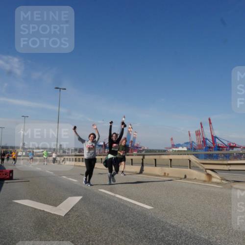 03.10.2025 - Köhlbrandbrückenlauf Matties Gatica Varas http://msf.ph/oto/9006888 03.10.2025 13:02:05 Position 2 118 meine-sportfotos.de
