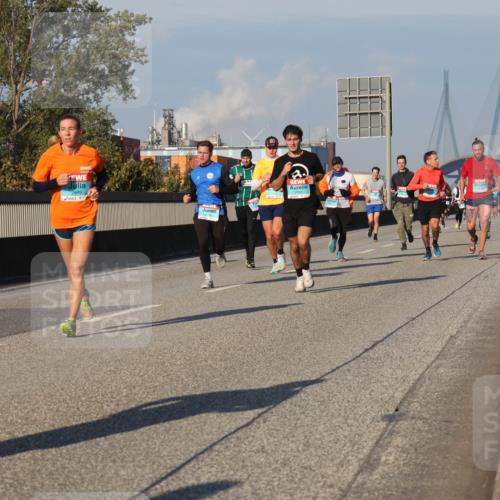 03.10.2025 - Köhlbrandbrückenlauf Luisa Fischer http://msf.ph/oto/9006890 03.10.2025 10:48:40 Position 3 2849 meine-sportfotos.de