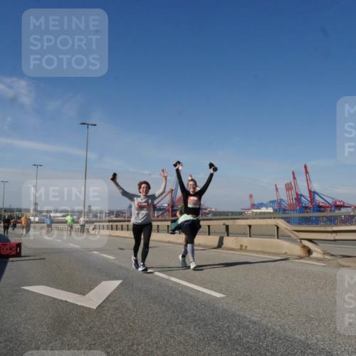 03.10.2025 - Köhlbrandbrückenlauf Matties Gatica Varas http://msf.ph/oto/9006895 03.10.2025 13:02:05 Position 2 18 meine-sportfotos.de