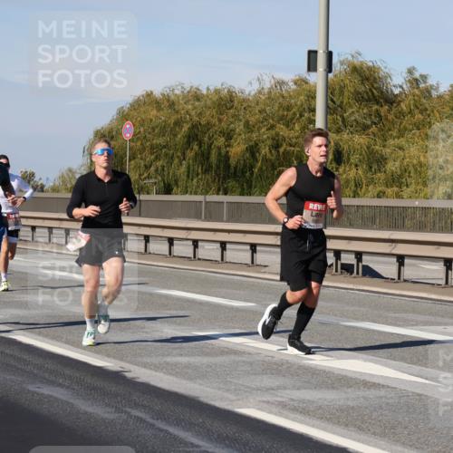 03.10.2025 - Köhlbrandbrückenlauf Julia Fischer http://msf.ph/oto/9006907 03.10.2025 12:45:32 Position 3 12, 5 meine-sportfotos.de