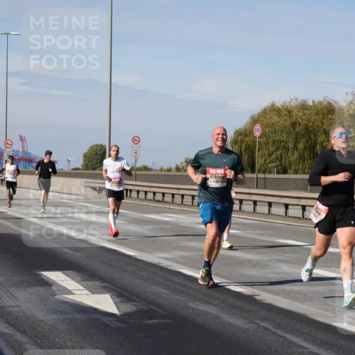 03.10.2025 - Köhlbrandbrückenlauf Julia Fischer http://msf.ph/oto/9006911 03.10.2025 12:45:33 Position 3 4654 meine-sportfotos.de
