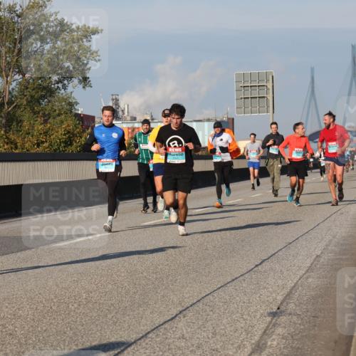 03.10.2025 - Köhlbrandbrückenlauf Luisa Fischer http://msf.ph/oto/9006914 03.10.2025 10:48:41 Position 3 2849 meine-sportfotos.de