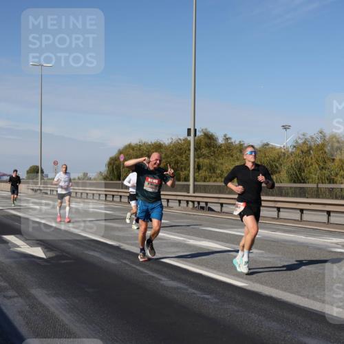 03.10.2025 - Köhlbrandbrückenlauf Julia Fischer http://msf.ph/oto/9006916 03.10.2025 12:45:34 Position 3  meine-sportfotos.de