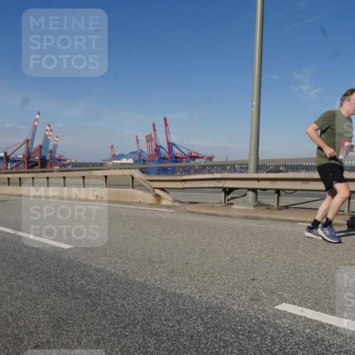 03.10.2025 - Köhlbrandbrückenlauf Matties Gatica Varas http://msf.ph/oto/9006959 03.10.2025 13:02:09 Position 2  meine-sportfotos.de