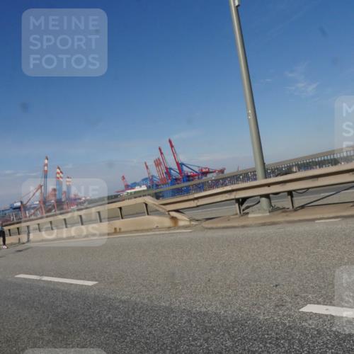 03.10.2025 - Köhlbrandbrückenlauf Matties Gatica Varas http://msf.ph/oto/9006975 03.10.2025 13:02:11 Position 2  meine-sportfotos.de