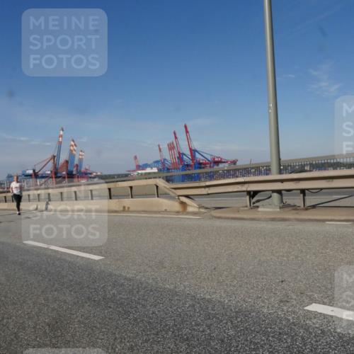 03.10.2025 - Köhlbrandbrückenlauf Matties Gatica Varas http://msf.ph/oto/9006983 03.10.2025 13:02:11 Position 2 118 meine-sportfotos.de