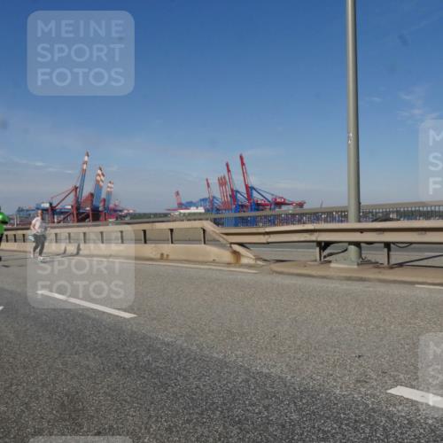 03.10.2025 - Köhlbrandbrückenlauf Matties Gatica Varas http://msf.ph/oto/9006989 03.10.2025 13:02:12 Position 2 118 meine-sportfotos.de