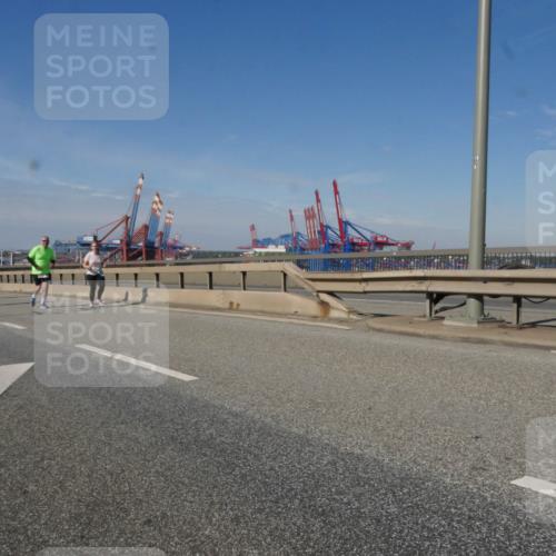 03.10.2025 - Köhlbrandbrückenlauf Matties Gatica Varas http://msf.ph/oto/9006999 03.10.2025 13:02:12 Position 2 118 meine-sportfotos.de