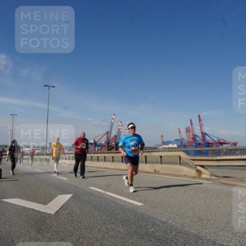 03.10.2025 - Köhlbrandbrückenlauf Matties Gatica Varas http://msf.ph/oto/9007014 03.10.2025 13:02:18 Position 2 118 meine-sportfotos.de