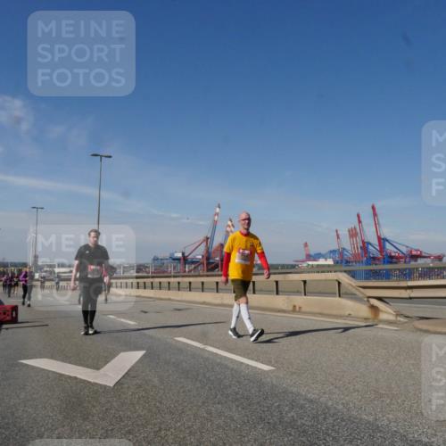 03.10.2025 - Köhlbrandbrückenlauf Matties Gatica Varas http://msf.ph/oto/9007043 03.10.2025 13:02:22 Position 2  meine-sportfotos.de