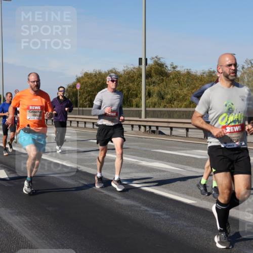 03.10.2025 - Köhlbrandbrückenlauf Julia Fischer http://msf.ph/oto/9007054 03.10.2025 12:46:01 Position 3 4394, 10, 671 meine-sportfotos.de
