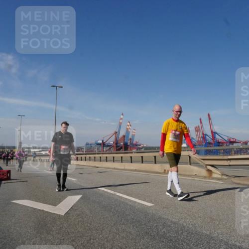 03.10.2025 - Köhlbrandbrückenlauf Matties Gatica Varas http://msf.ph/oto/9007056 03.10.2025 13:02:23 Position 2 118 meine-sportfotos.de