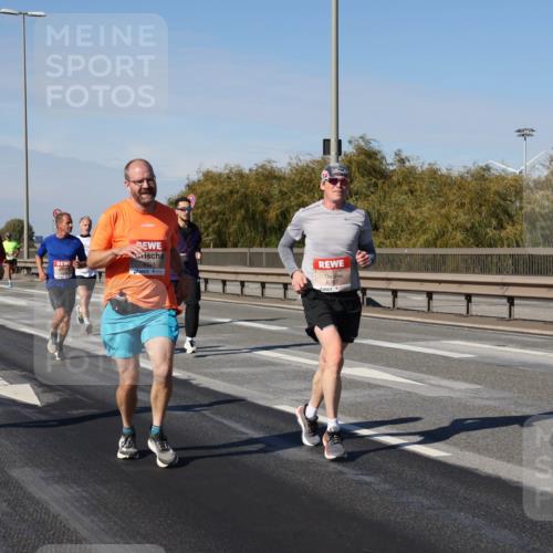 03.10.2025 - Köhlbrandbrückenlauf Julia Fischer http://msf.ph/oto/9007059 03.10.2025 12:46:01 Position 3 5926, 6767 meine-sportfotos.de