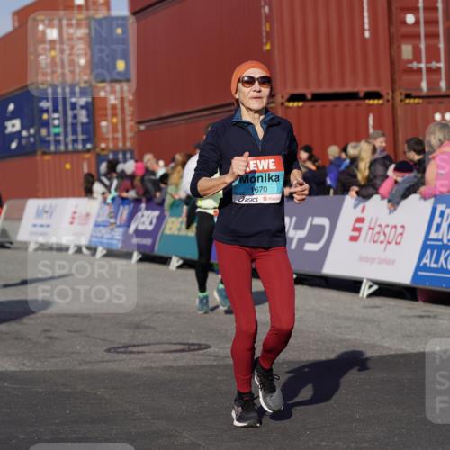 03.10.2025 - Köhlbrandbrückenlauf Michael Burmester http://msf.ph/oto/9007066 03.10.2025 10:08:50 Ziel 1364, 1367, 1451, 1670, 2805, 3280, 3380, 3738 meine-sportfotos.de