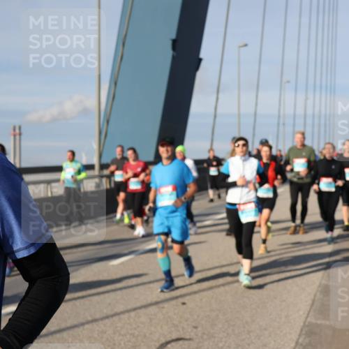 03.10.2025 - Köhlbrandbrückenlauf Julia Fischer http://msf.ph/oto/9007089 03.10.2025 09:58:28 Position 2  meine-sportfotos.de