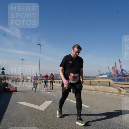 03.10.2025 - Köhlbrandbrückenlauf Matties Gatica Varas http://msf.ph/oto/9007104 03.10.2025 13:02:26 Position 2 4621 meine-sportfotos.de