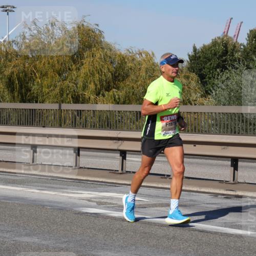 03.10.2025 - Köhlbrandbrückenlauf Julia Fischer http://msf.ph/oto/9007107 03.10.2025 12:46:11 Position 3 5967 meine-sportfotos.de