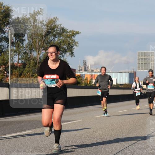 03.10.2025 - Köhlbrandbrückenlauf Luisa Fischer http://msf.ph/oto/9007119 03.10.2025 10:48:52 Position 3 2857, 3316 meine-sportfotos.de