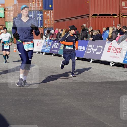 03.10.2025 - Köhlbrandbrückenlauf Michael Burmester http://msf.ph/oto/9007122 03.10.2025 10:08:53 Ziel 1200, 1294, 1364, 1367, 1670, 2805, 3280, 3738 meine-sportfotos.de