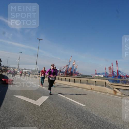 03.10.2025 - Köhlbrandbrückenlauf Matties Gatica Varas http://msf.ph/oto/9007126 03.10.2025 13:02:27 Position 2  meine-sportfotos.de