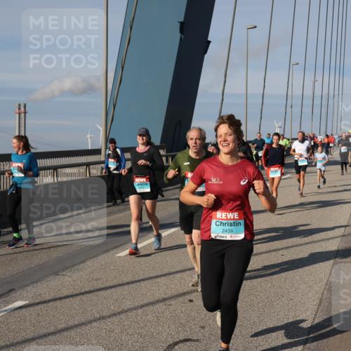 03.10.2025 - Köhlbrandbrückenlauf Julia Fischer http://msf.ph/oto/9007135 03.10.2025 09:58:36 Position 2 2439 meine-sportfotos.de