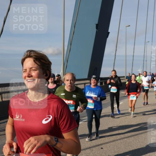 03.10.2025 - Köhlbrandbrückenlauf Julia Fischer http://msf.ph/oto/9007144 03.10.2025 09:58:37 Position 2  meine-sportfotos.de