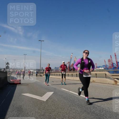03.10.2025 - Köhlbrandbrückenlauf Matties Gatica Varas http://msf.ph/oto/9007147 03.10.2025 13:02:29 Position 2  meine-sportfotos.de