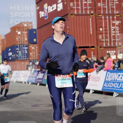 03.10.2025 - Köhlbrandbrückenlauf Michael Burmester http://msf.ph/oto/9007157 03.10.2025 10:08:54 Ziel 1200, 1294, 1364, 1367, 1670, 1673, 2805, 3280 meine-sportfotos.de