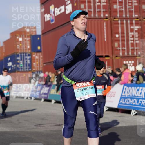 03.10.2025 - Köhlbrandbrückenlauf Michael Burmester http://msf.ph/oto/9007165 03.10.2025 10:08:54 Ziel 1200, 1294, 1364, 1367, 1670, 1673, 2805, 3280 meine-sportfotos.de