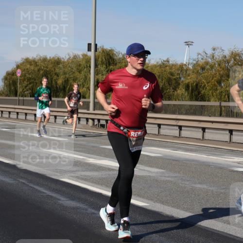 03.10.2025 - Köhlbrandbrückenlauf Julia Fischer http://msf.ph/oto/9007173 03.10.2025 12:46:28 Position 3 6732 meine-sportfotos.de