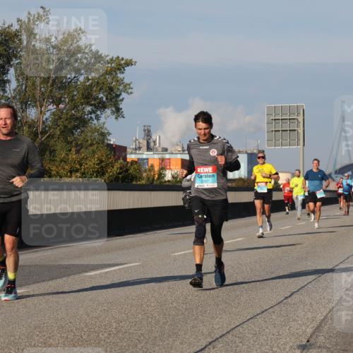 03.10.2025 - Köhlbrandbrückenlauf Luisa Fischer http://msf.ph/oto/9007175 03.10.2025 10:48:55 Position 3 2587 meine-sportfotos.de