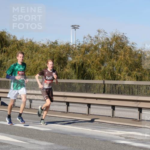 03.10.2025 - Köhlbrandbrückenlauf Julia Fischer http://msf.ph/oto/9007180 03.10.2025 12:46:29 Position 3  meine-sportfotos.de